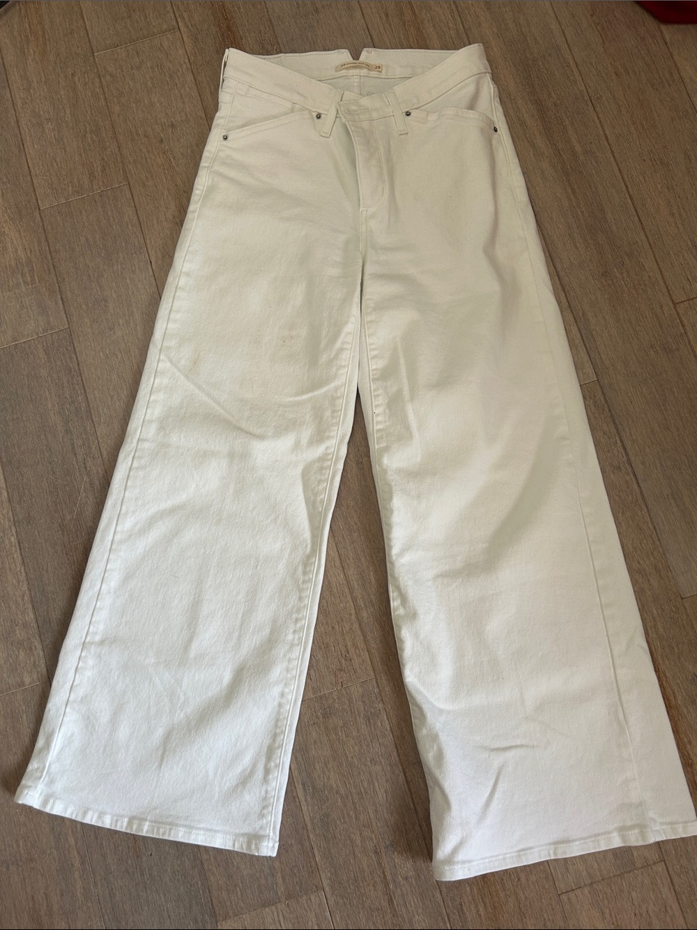 Levi's 318 shaping Wide-Leg Jeans in White W29 L 29”